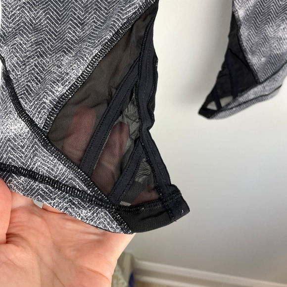 Lululemon Essential Rhythm Crop Legging In Diffusion Black White Size 10 - Picture 7 of 16